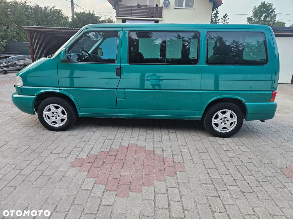 Volkswagen Multivan - 10