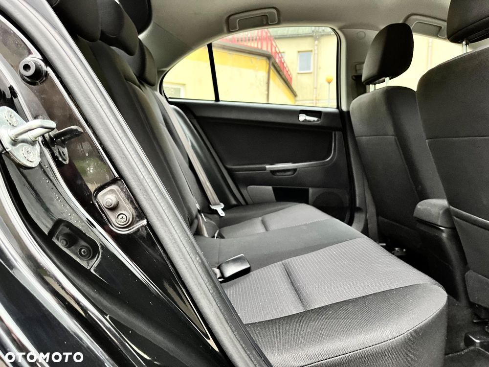 Mitsubishi Lancer 1.8 Intense - 13