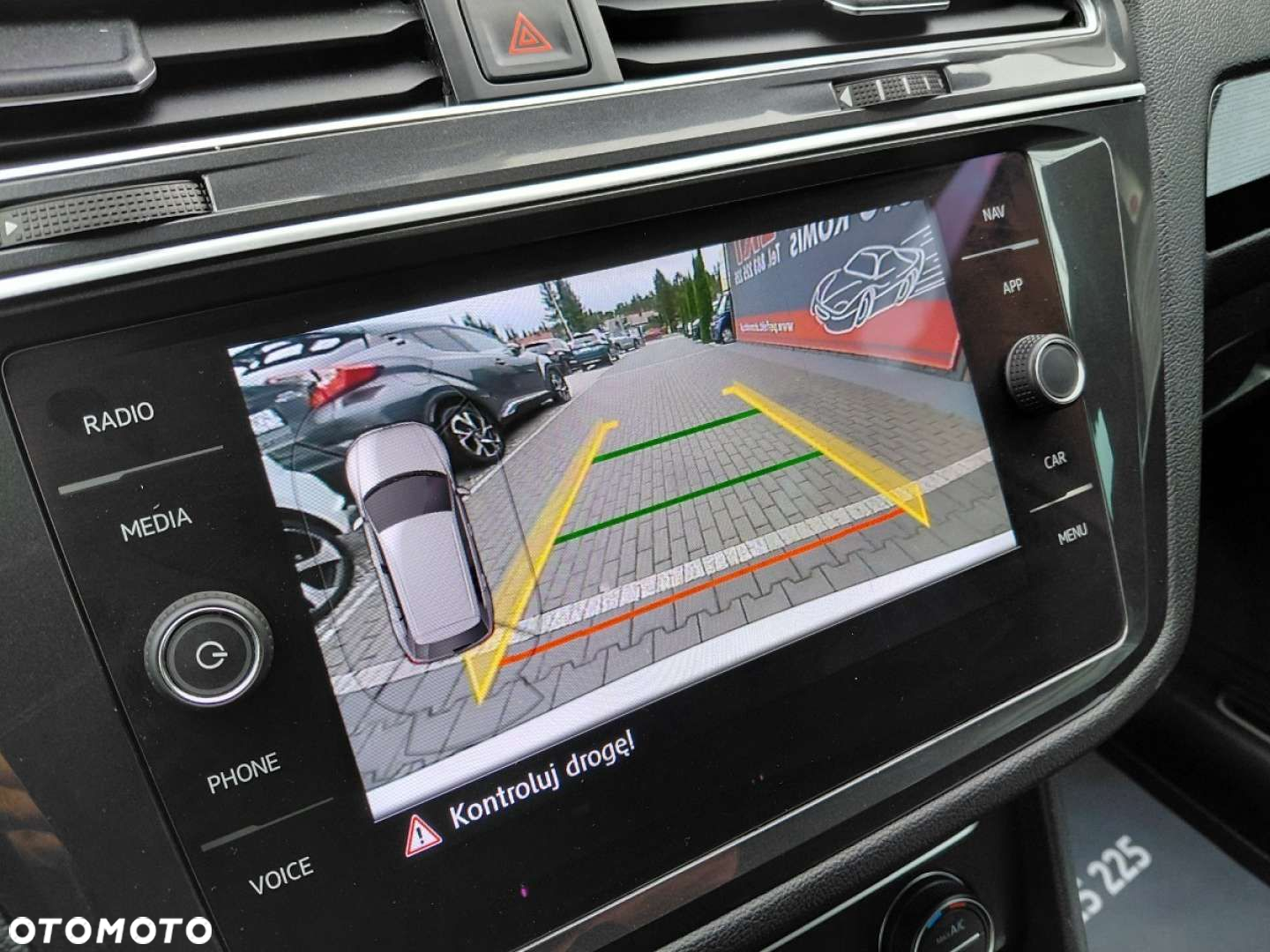 Volkswagen Tiguan - 11
