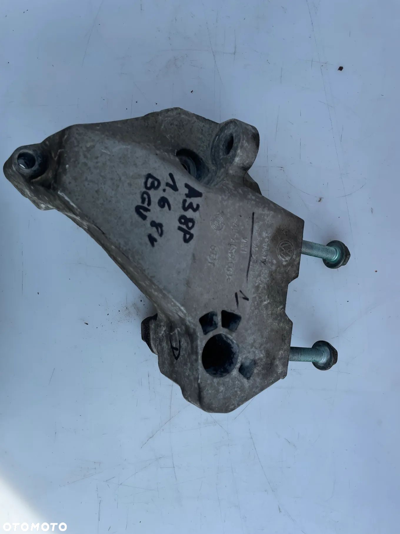 ŁAPA SILNIKA 06F199207D VW GOLF V AUDI A3 8P SEAT SKODA 1.6 BGU 06F199207D - 1