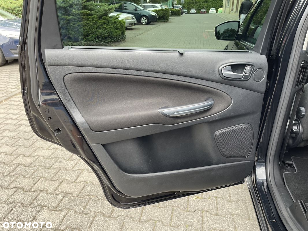 Ford S-Max - 23