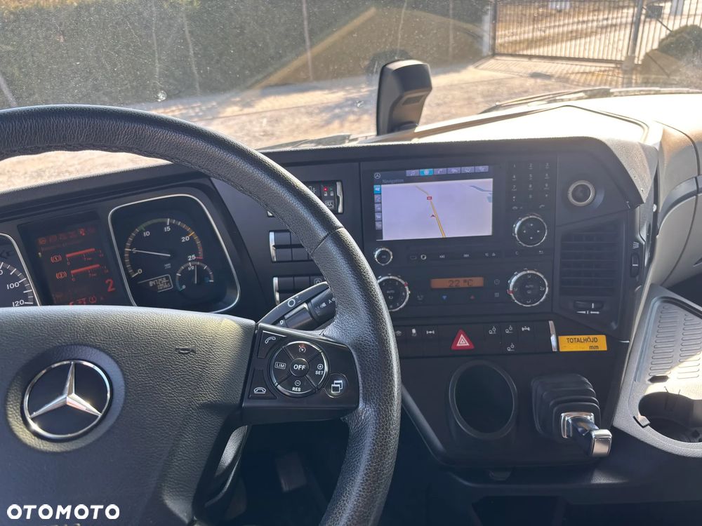 Mercedes-Benz actros - 9