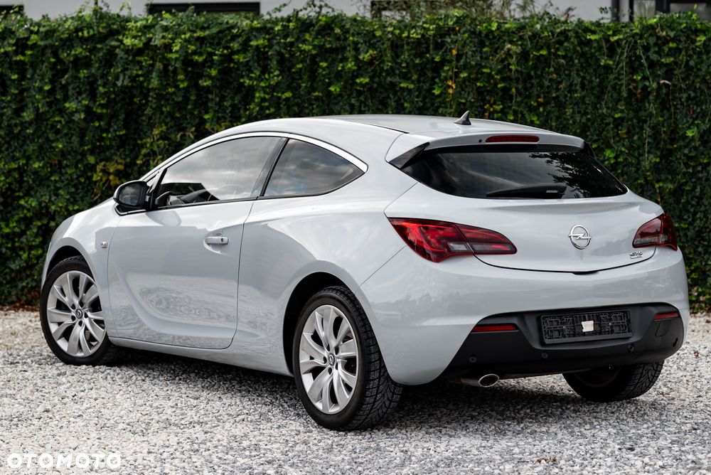 Opel Astra IV GTC 1.6 T Sport - 10