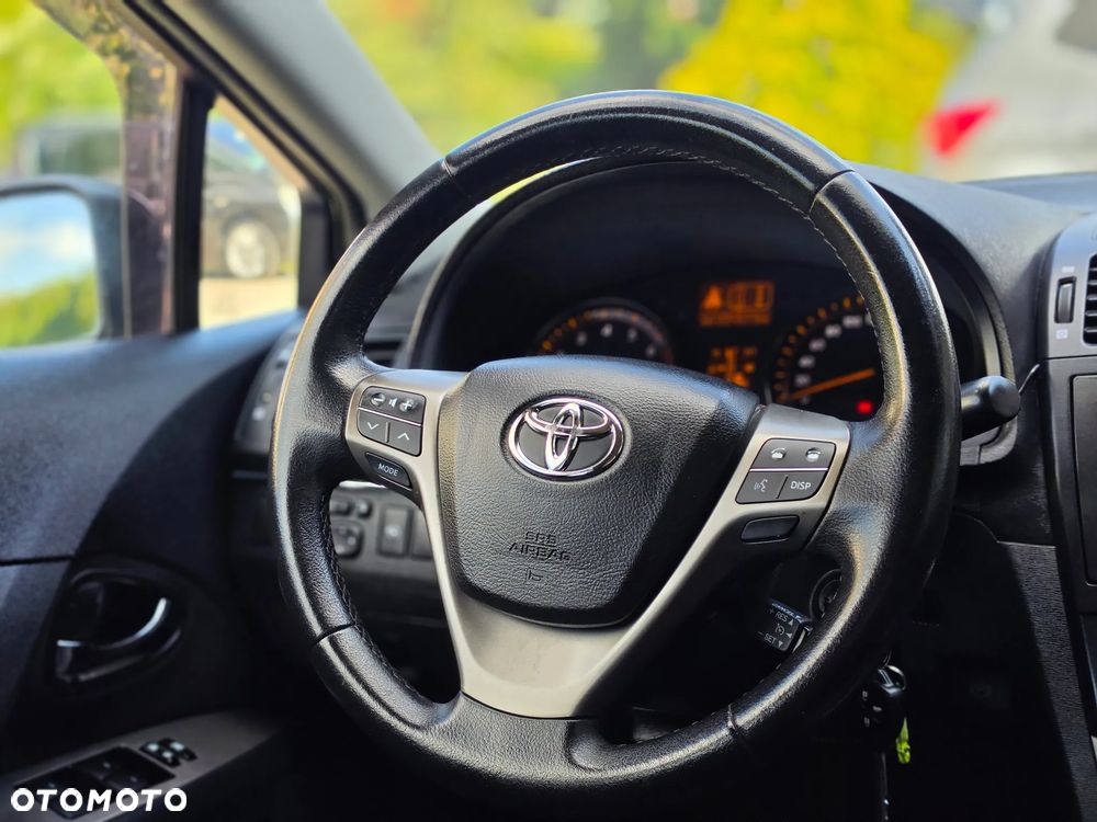 Toyota Avensis - 36