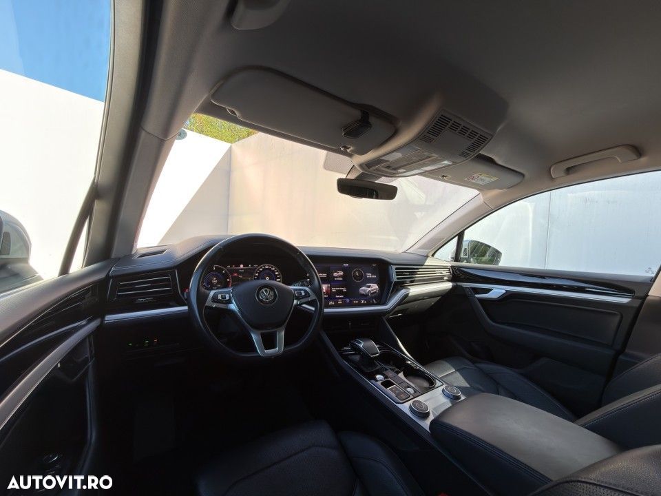 Volkswagen Touareg - 14