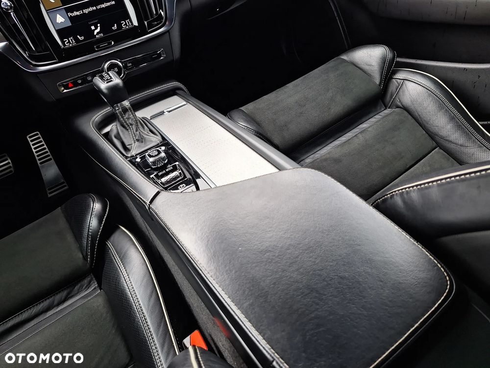 Volvo V90 T4 R-Design - 34