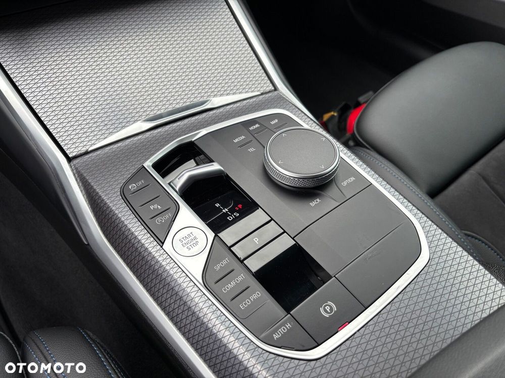 BMW Seria 3 318i M Sport - 25