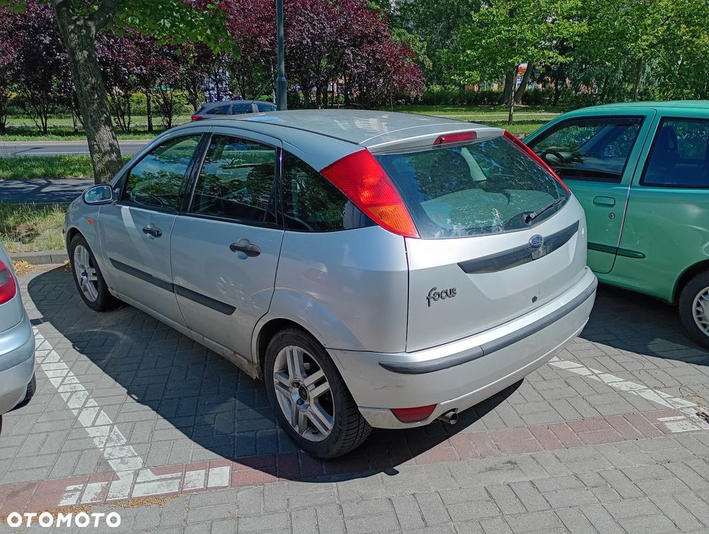 Ford Focus 1.6 Ambiente - 4