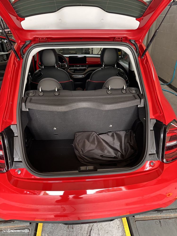 Fiat 500e 23,8kWh Red - 11