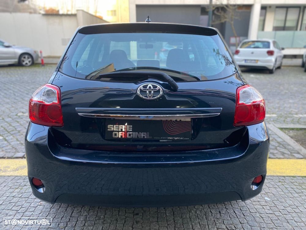 Toyota Auris 1.4 D-4D - 8