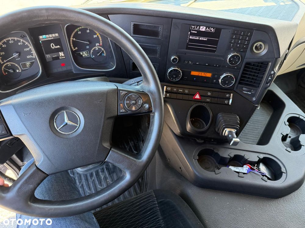 Mercedes-Benz ACTROS - 10