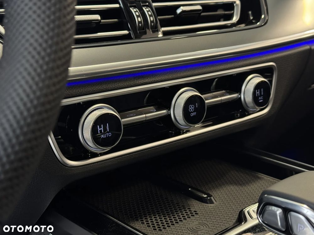 Hongqi HS5 2.0T Executive AWD - 16
