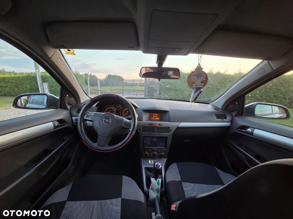 Opel Astra 1.6 Sport - 12