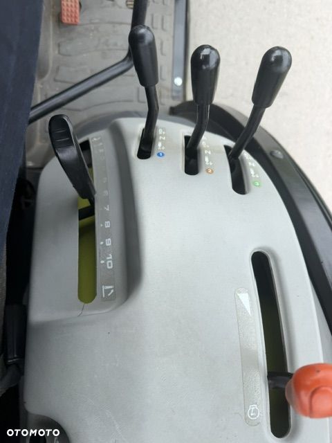 Claas Nexos 230 VL - 11