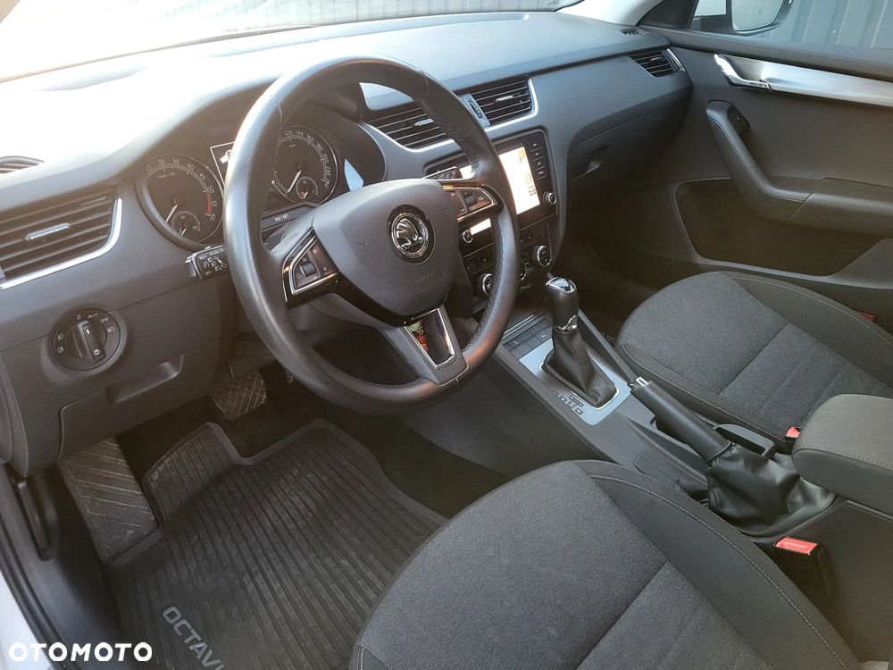 Skoda Octavia 2.0 TDI DSG Soleil - 9