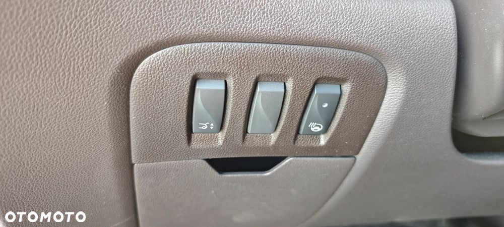 Renault Espace 1.6 dCi Energy Initiale Paris EDC 7os - 19