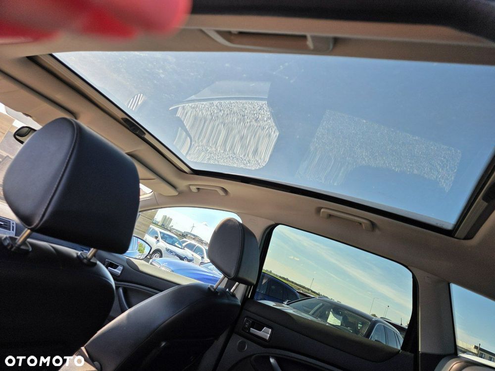 Ford Kuga 2.0 TDCi 2x4 Titanium - 6