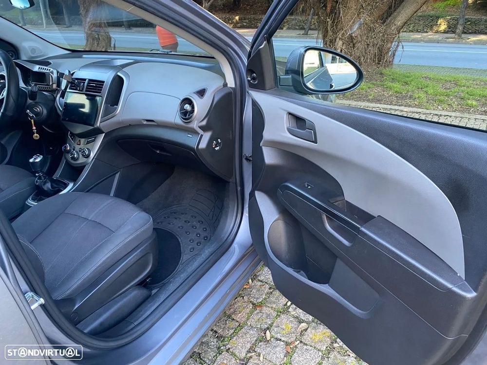 Chevrolet Aveo 1.3 LTZ - 14