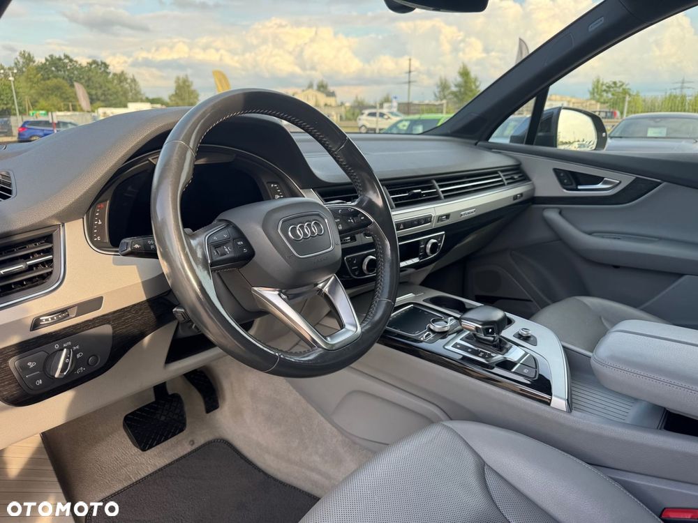 Audi Q7 - 11