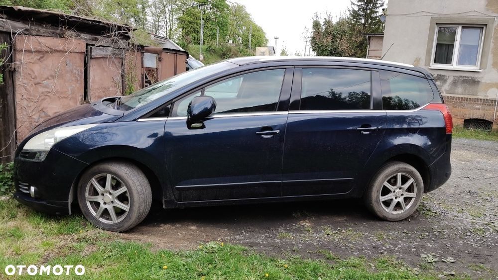 Peugeot 5008 - 8