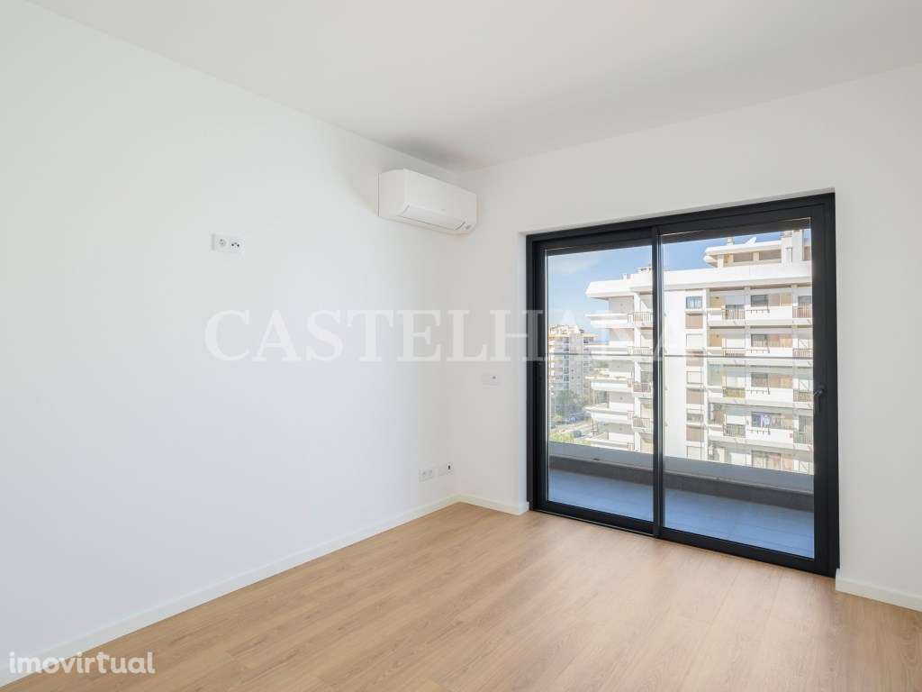 Apartamento T2 duplex, com varanda, em Faro - Grande imagem: 2/97