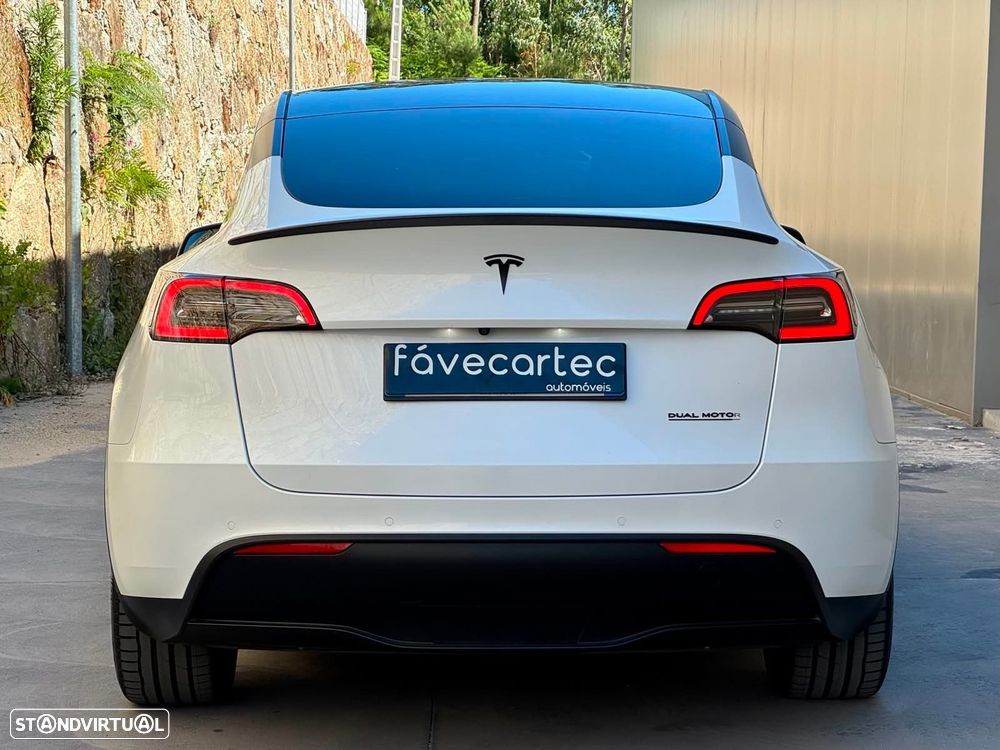 Tesla Model Y Long Range Dual Motor AWD - 16