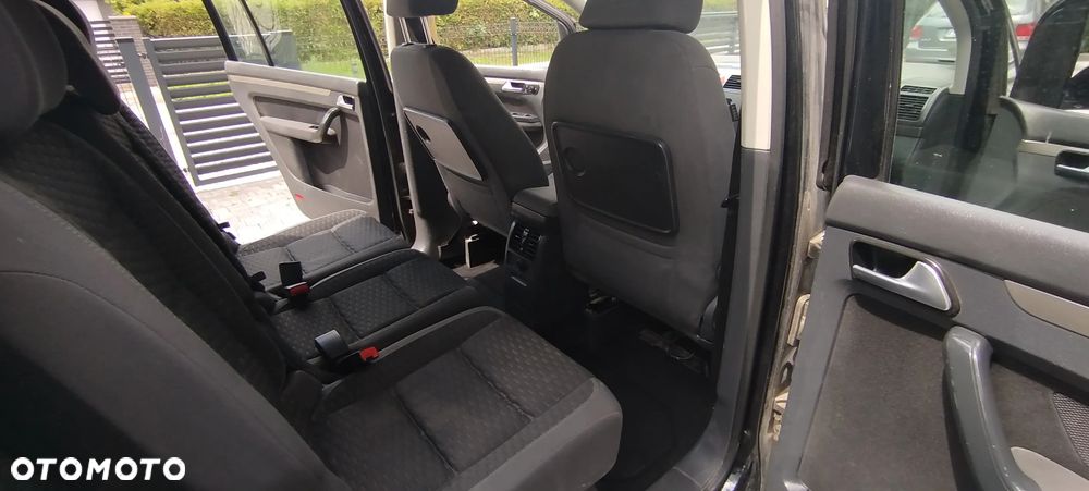 Volkswagen Touran 1.9 TDI Conceptline - 34