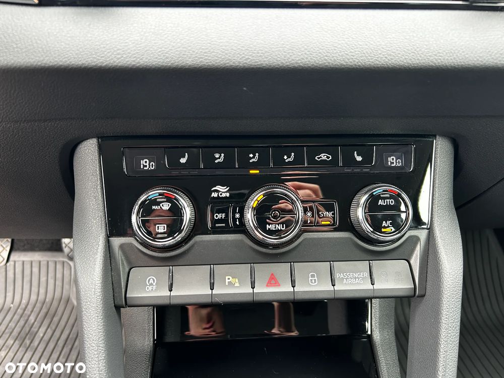 Skoda Karoq 1.5 TSI ACT GPF 4x2 Style - 25