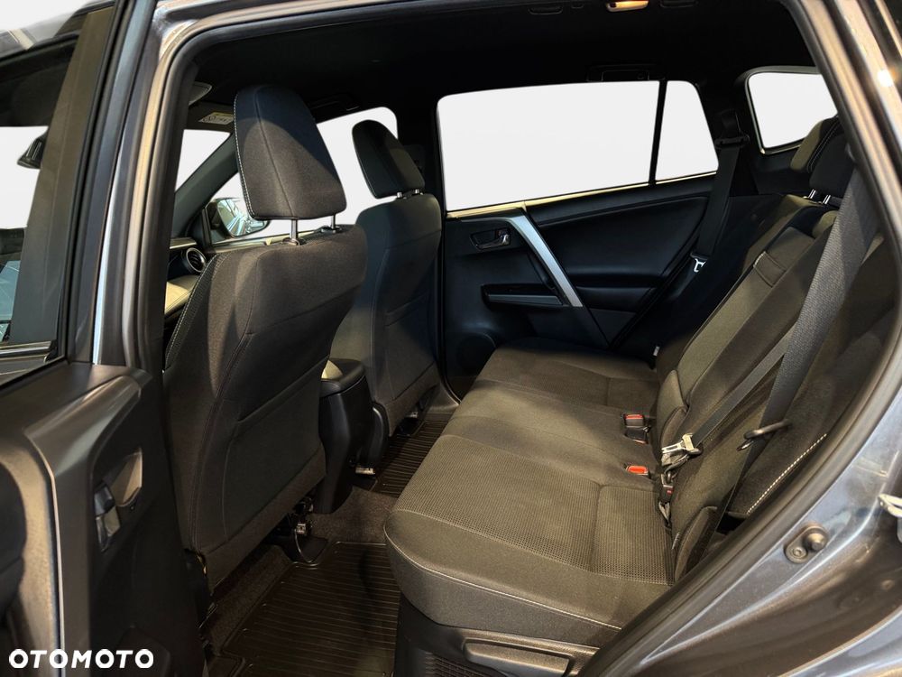 Toyota RAV4 - 16