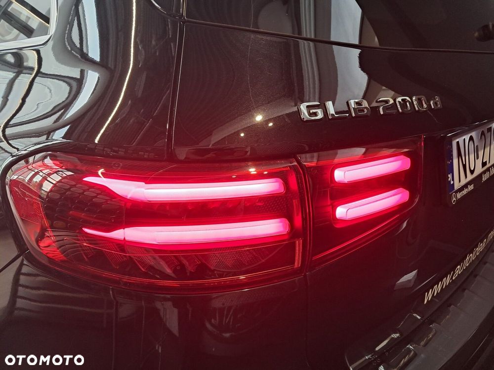 Mercedes-Benz GLB - 14