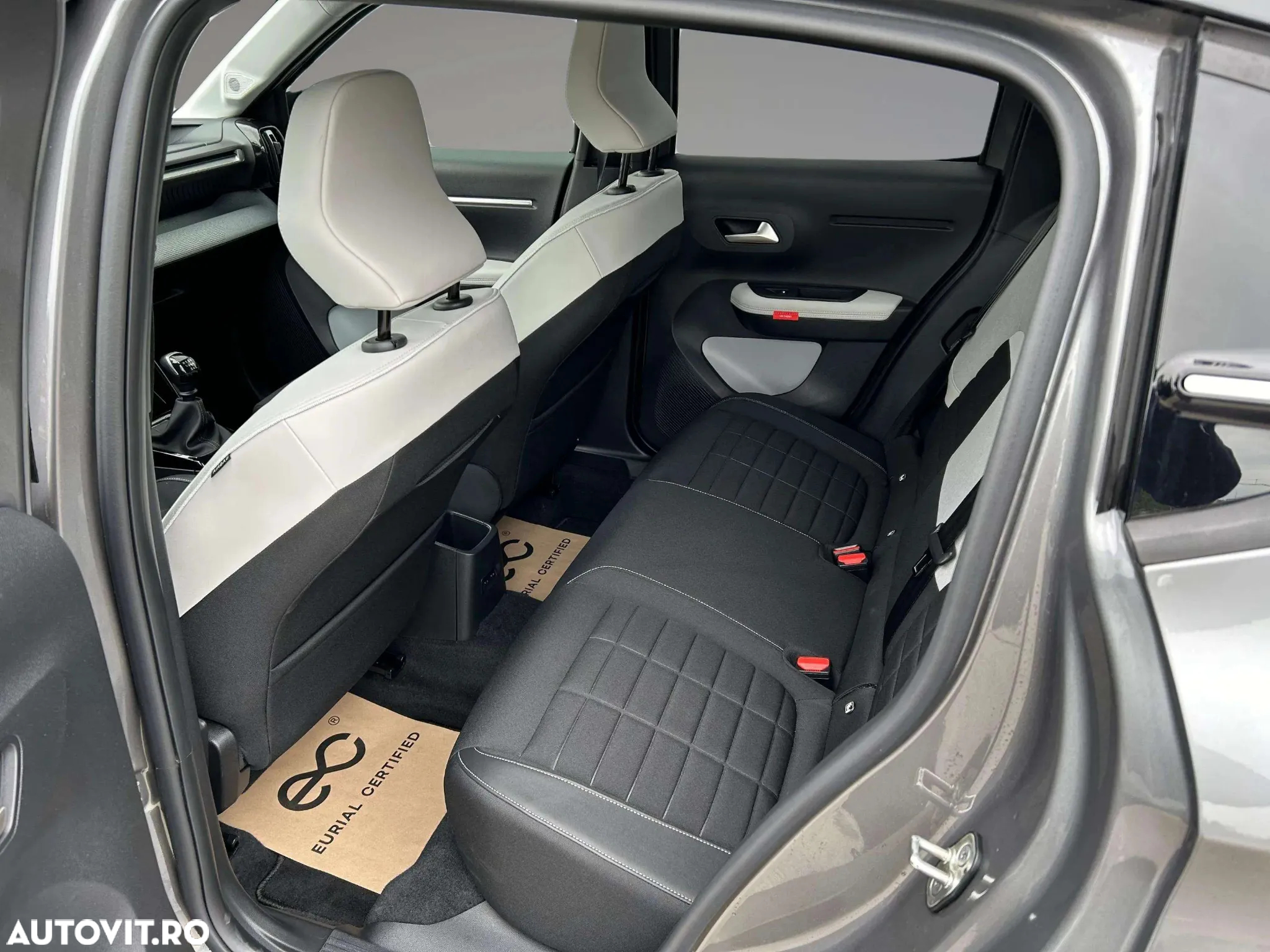 Citroën C3 1.2 PureTech 100 S&S BVM6 MAX - 10