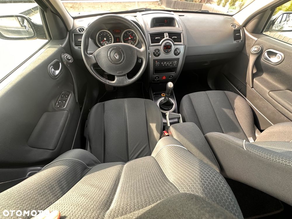 Renault Megane 1.6 Confort Expression - 9