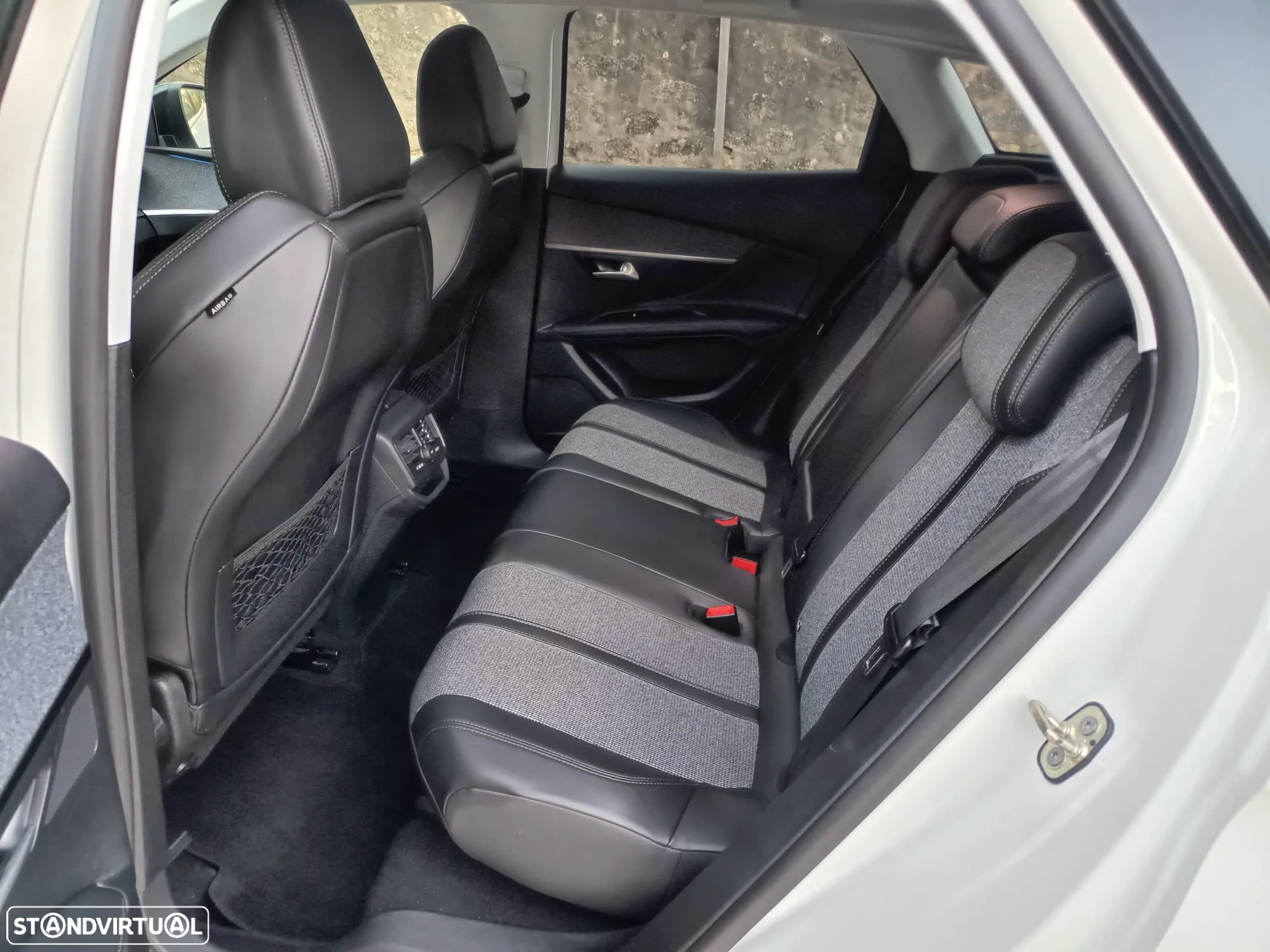 Peugeot 3008 1.6 BlueHDi Allure EAT6 J18 - 14