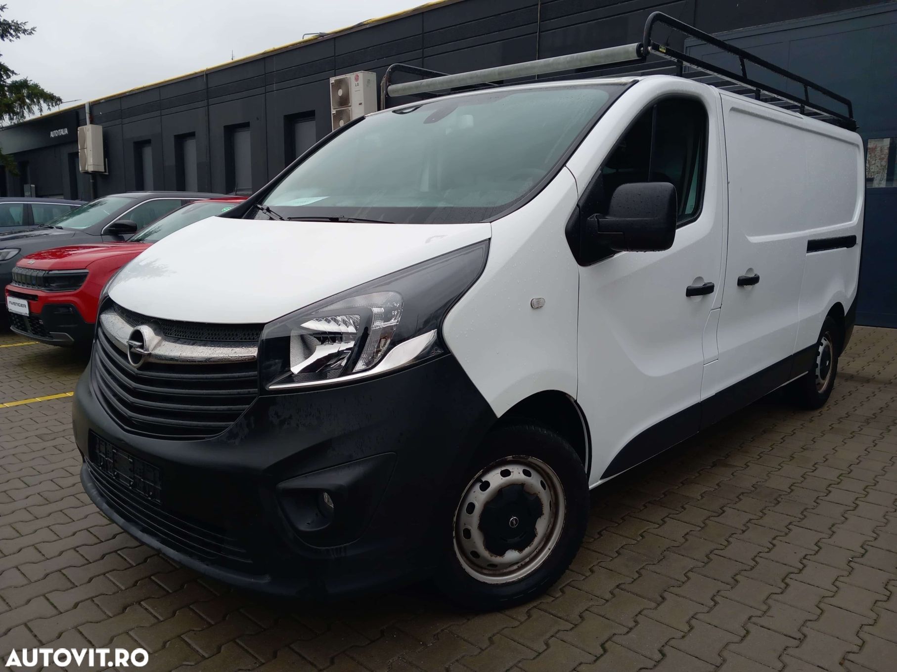 Opel Vivaro - 1