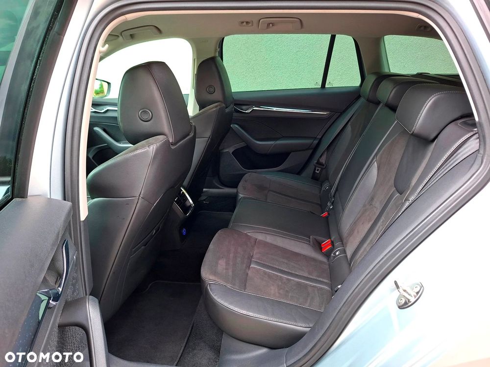 Skoda Octavia 2.0 TDI DSG Style - 24