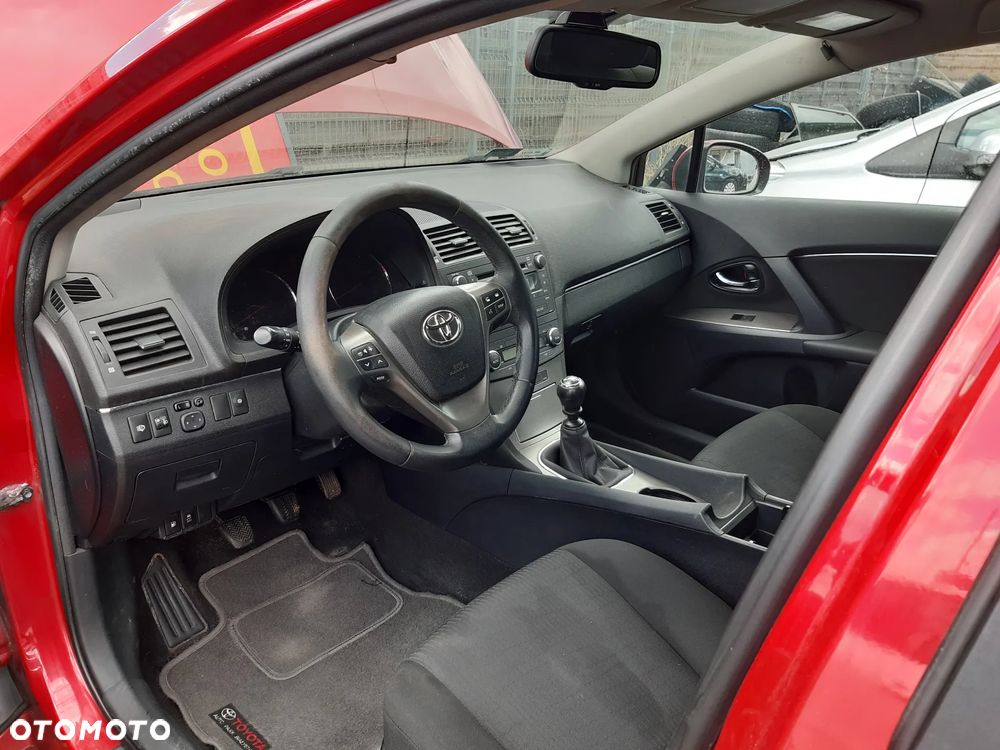 Toyota Avensis 1.8 Sol - 16
