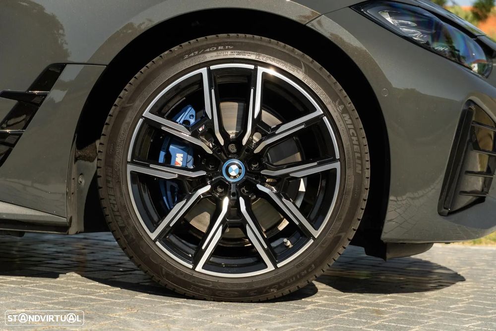 BMW i4 eDrive35 Pack Desportivo M - 39