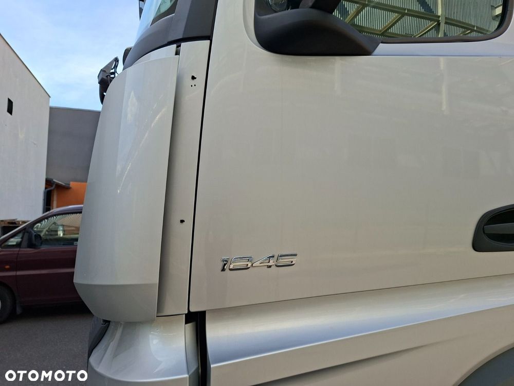 Versalift Actros 1845 - 35