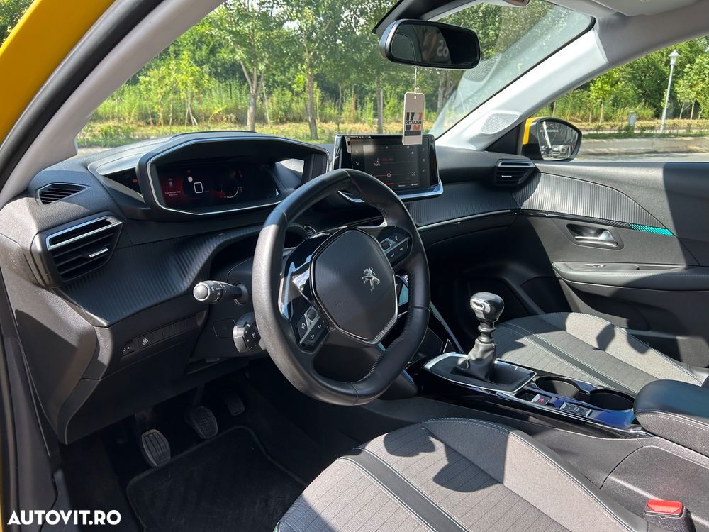 Peugeot 208 PureTech 100 Allure - 12