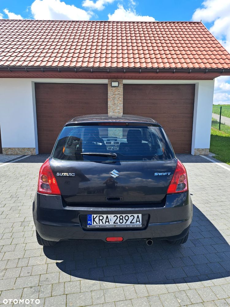 Suzuki Swift - 3
