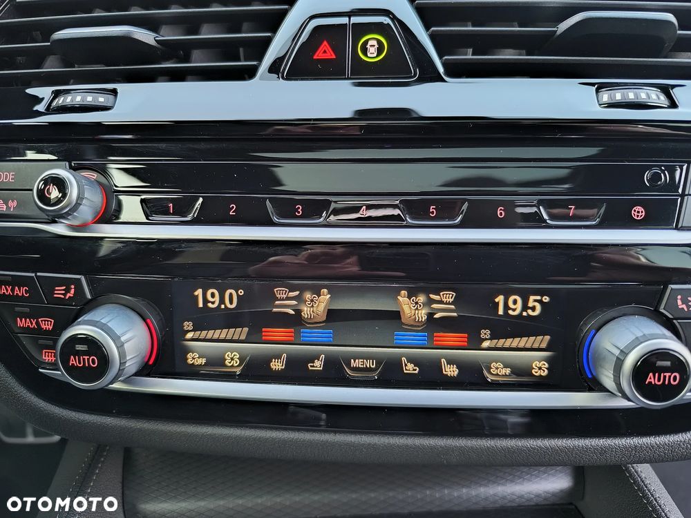 BMW Seria 5 530d xDrive M Sport Edition - 28