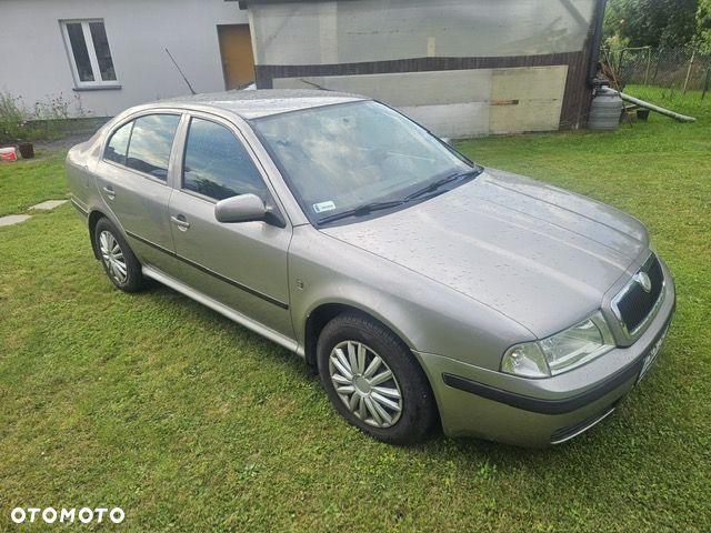 Skoda Octavia 1.6 Tour - 3