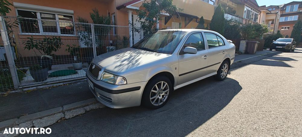 Skoda Octavia Tour 1.6 Sport - 16