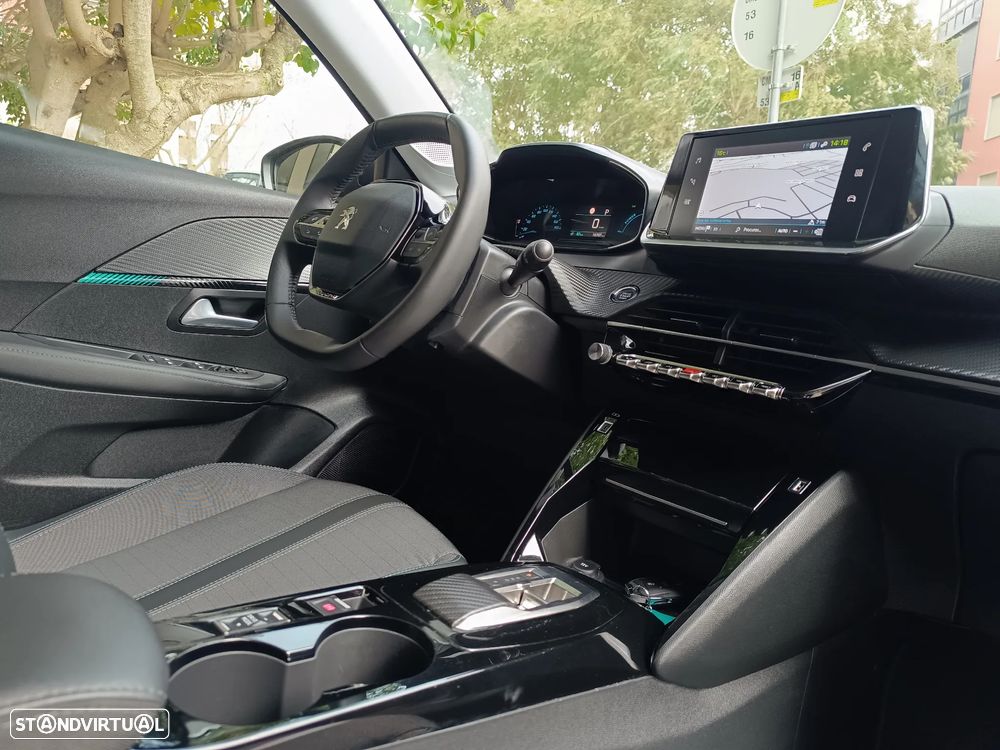 Peugeot e-208 Allure - 21