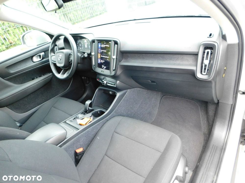 Volvo XC 40 T2 Essential - 12