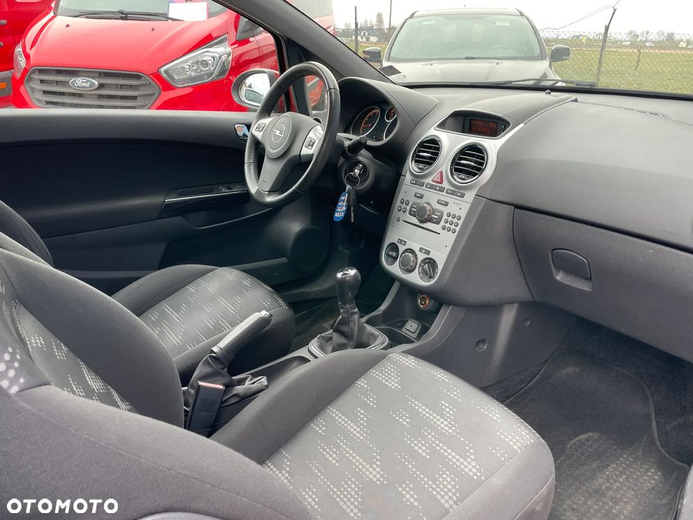 Opel Corsa 1.4 16V Color Edition - 4