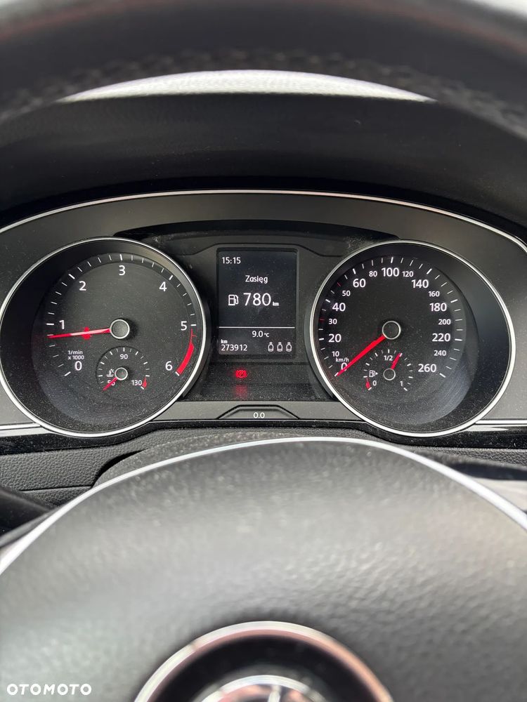 Volkswagen Passat - 13