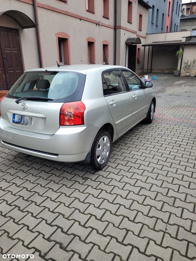 Toyota Corolla 1.6 VVT-i Terra - 2