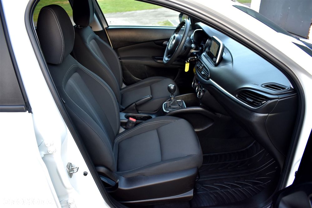 Fiat Tipo 1.4 16v Lounge EU6d - 22