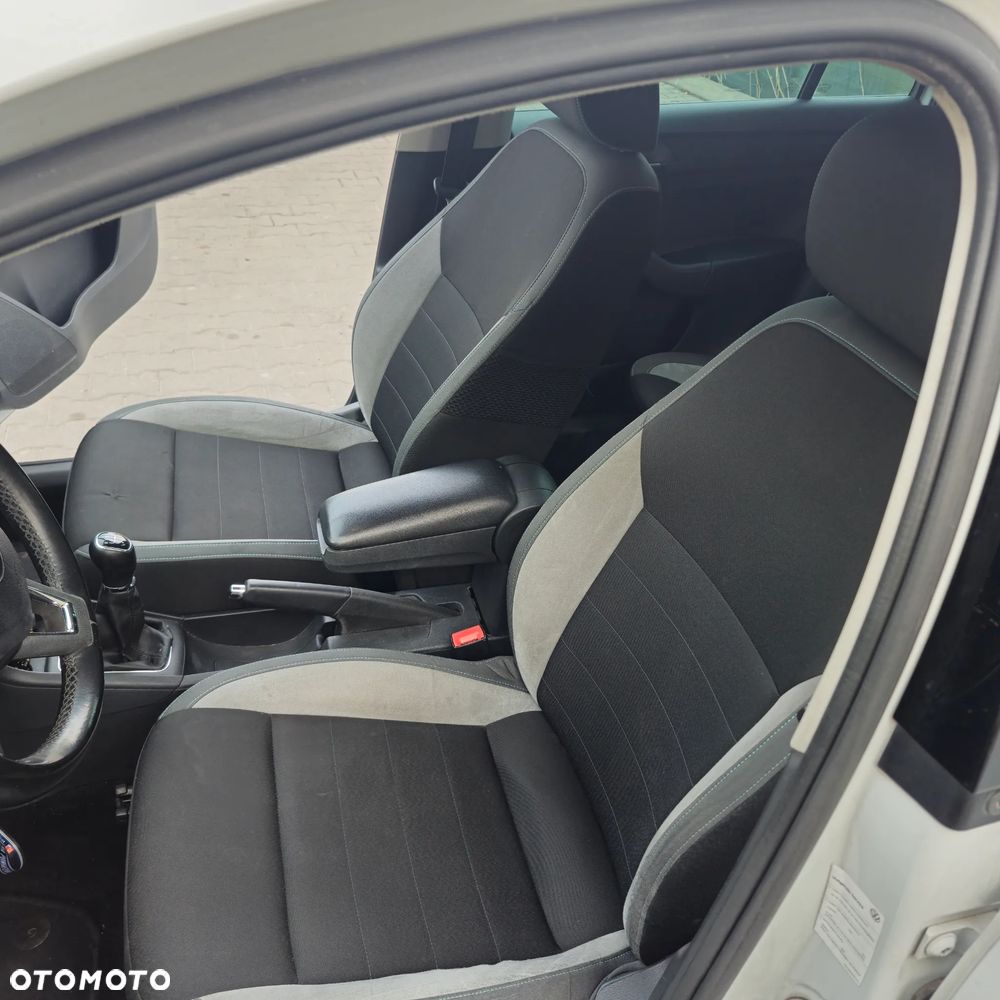 Skoda RAPID 1.2 TSI Joy - 8
